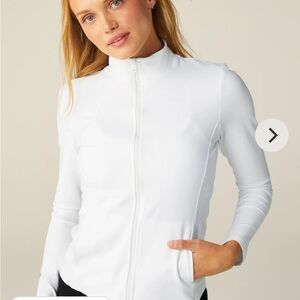Beyond yoga on the go zip up - white medium